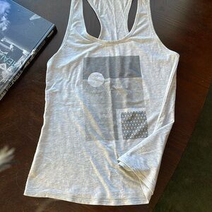 LULULEMON PRINTED TANK Cool graphic print, soft material, 15” pit to pit